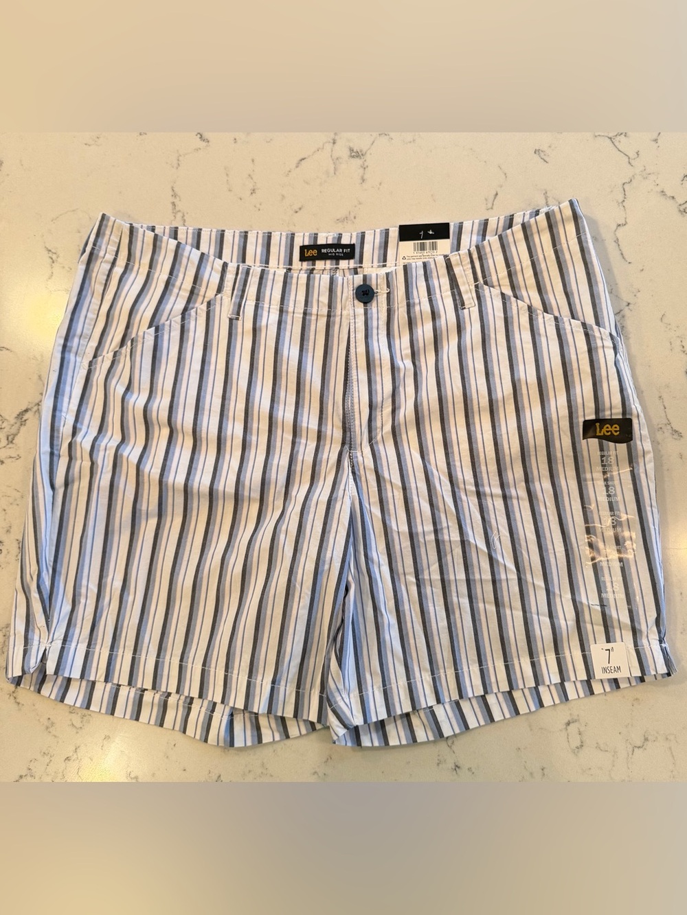 Lee Regular Fit Mid Rise Striped Walk Shorts Women’s Size 18 NWT Blue White 7”